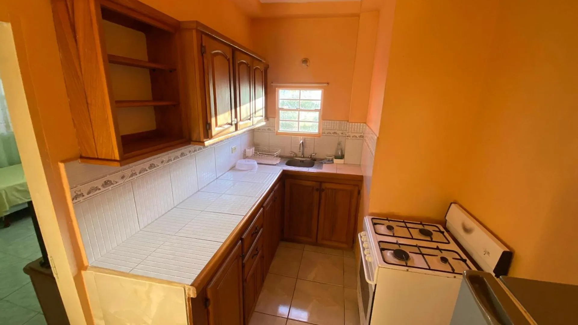 Runnyaway Inn Bon Accord Village Гостевой дом