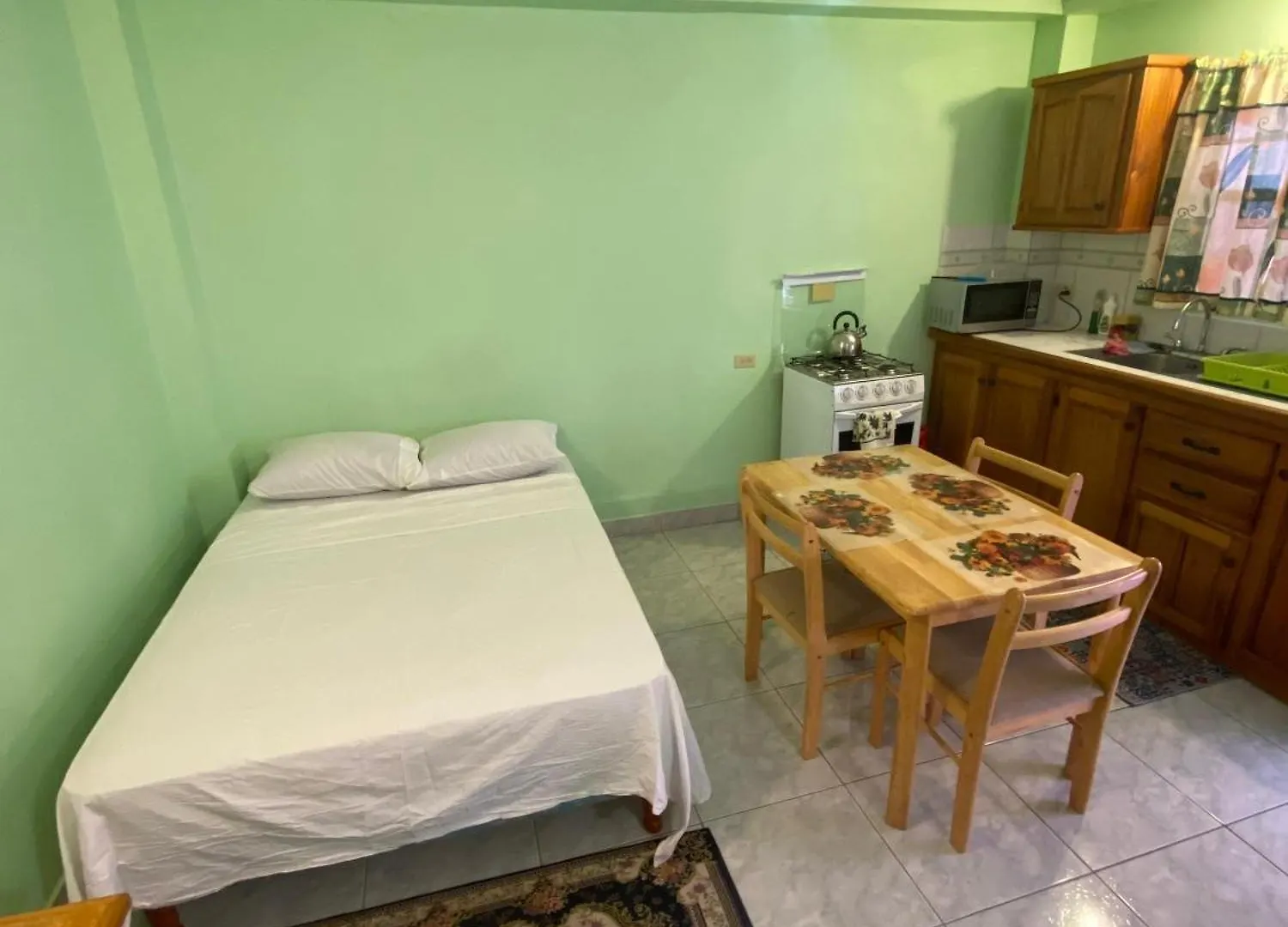 Runnyaway Inn Bon Accord Village Guest house